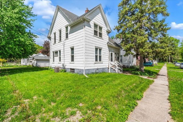 706 N Howell Street, Davenport, IA 52802