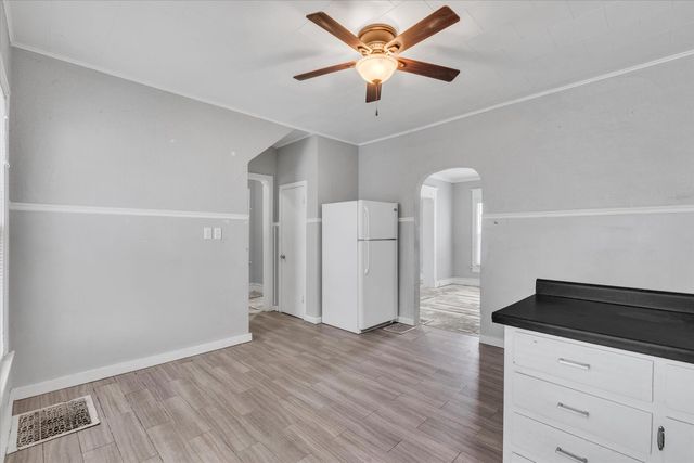 706 N Howell Street, Davenport, IA 52802