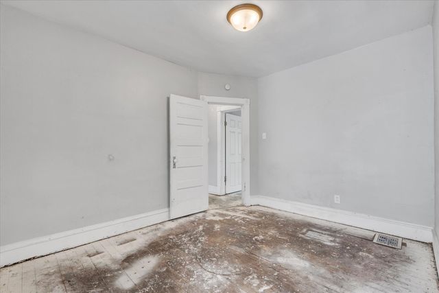 706 N Howell Street, Davenport, IA 52802