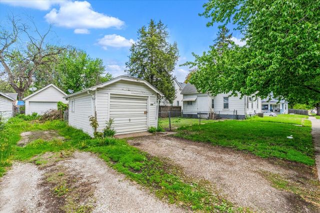706 N Howell Street, Davenport, IA 52802