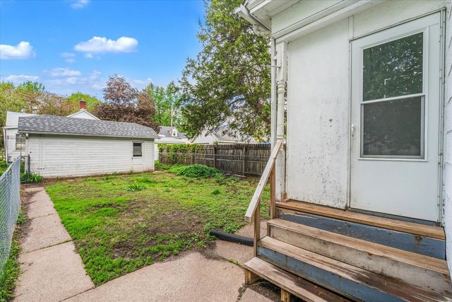 706 N Howell Street, Davenport, IA 52802