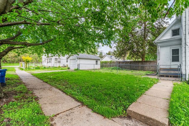 706 N Howell Street, Davenport, IA 52802