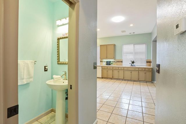 3308 Creek Bed Ct, Modesto, CA 95355