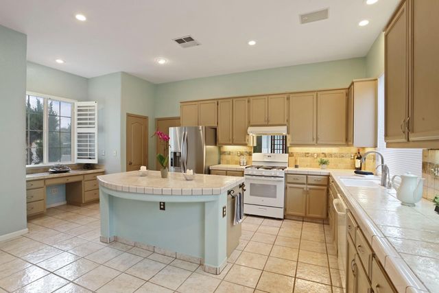 3308 Creek Bed Ct, Modesto, CA 95355