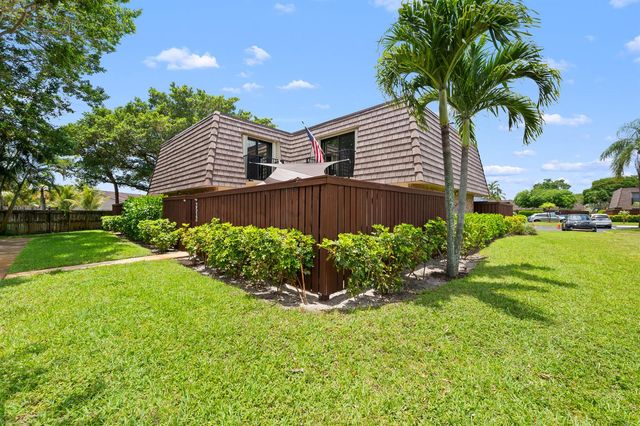 2512 SW 15th Street, Deerfield Beach, FL 33442