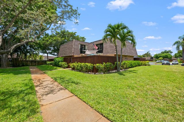2512 SW 15th Street, Deerfield Beach, FL 33442