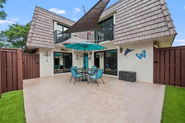 2512 SW 15th Street, Deerfield Beach, FL 33442