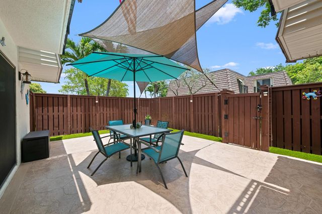 2512 SW 15th Street, Deerfield Beach, FL 33442