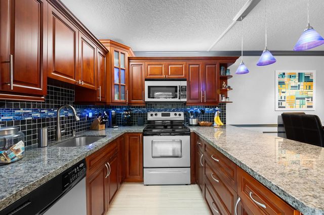 2512 SW 15th Street, Deerfield Beach, FL 33442