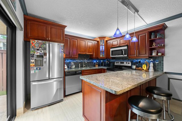 2512 SW 15th Street, Deerfield Beach, FL 33442