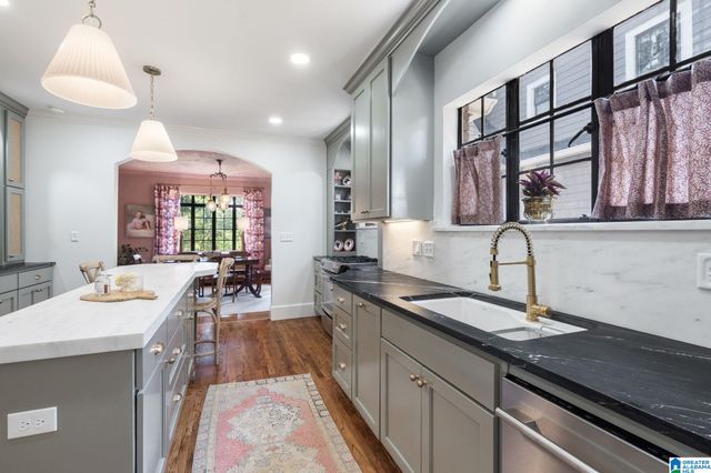 1424 ARDSLEY PLACE, Homewood, AL 35209