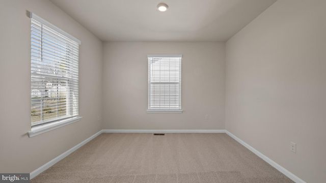 6 COMES RIDGE CT, Rosedale, MD 21237