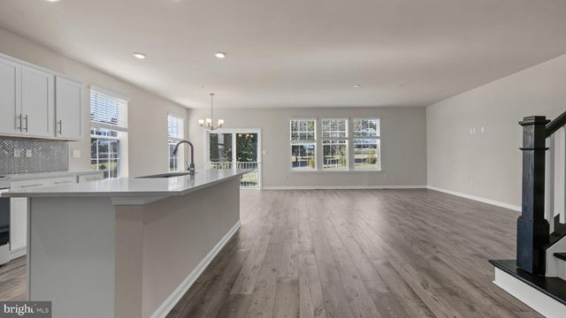 6 COMES RIDGE CT, Rosedale, MD 21237