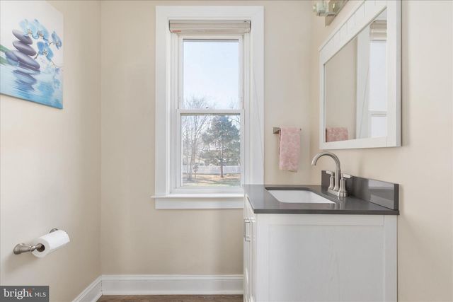 445 ASH ST, Strasburg, VA 22657