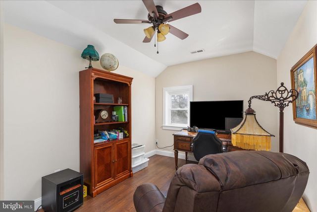 445 ASH ST, Strasburg, VA 22657