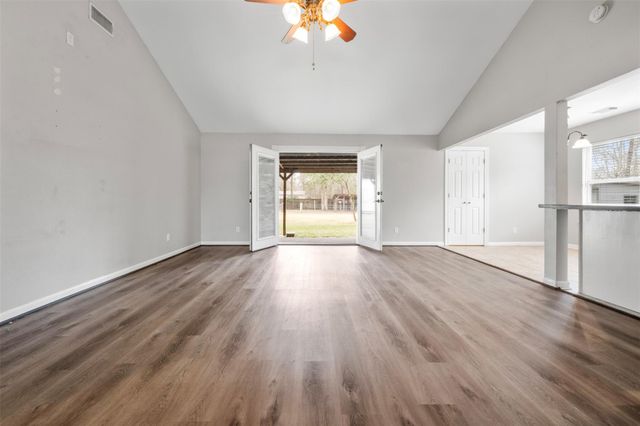 353 Wild Oak Drive, Huffman, TX 77336