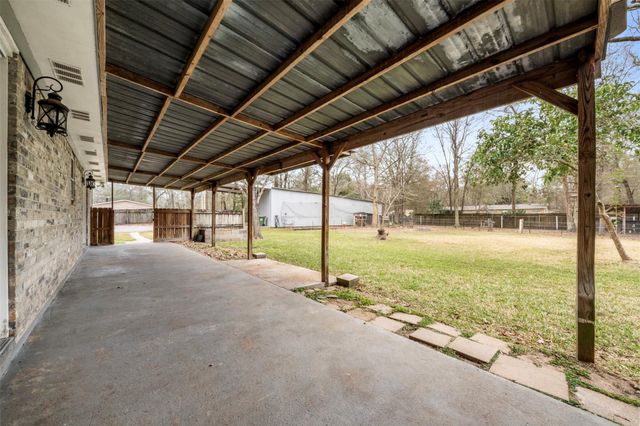 353 Wild Oak Drive, Huffman, TX 77336