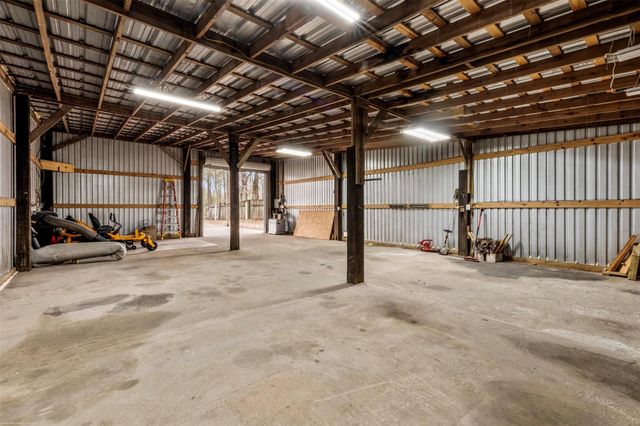 353 Wild Oak Drive, Huffman, TX 77336