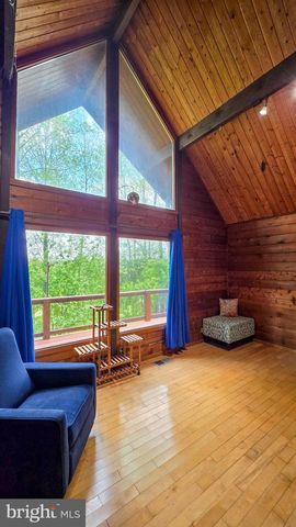 3548 RIDGE RD, Glen Rock, PA 17327