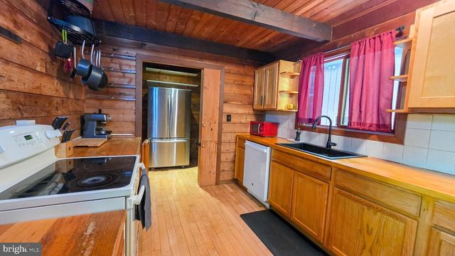 3548 RIDGE RD, Glen Rock, PA 17327