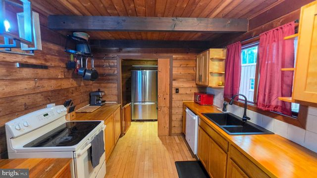 3548 RIDGE RD, Glen Rock, PA 17327
