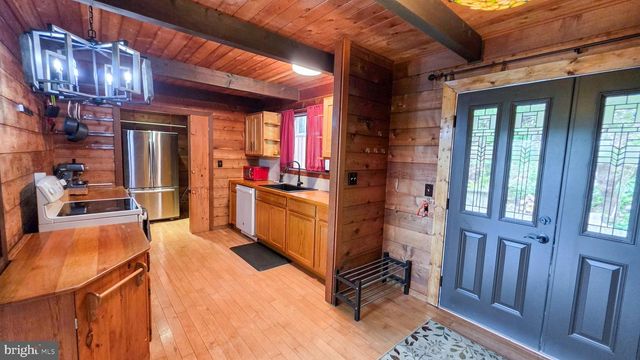 3548 RIDGE RD, Glen Rock, PA 17327