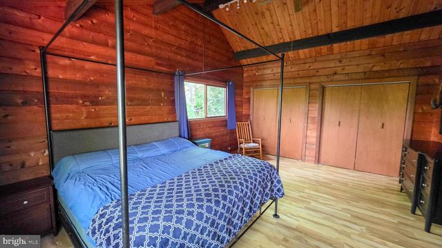 3548 RIDGE RD, Glen Rock, PA 17327