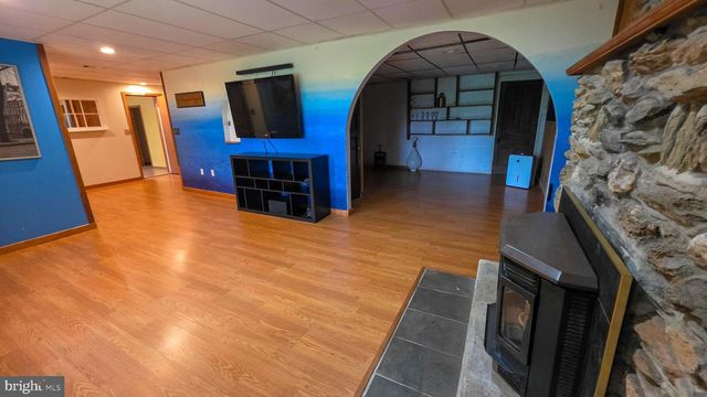 3548 RIDGE RD, Glen Rock, PA 17327