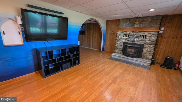 3548 RIDGE RD, Glen Rock, PA 17327