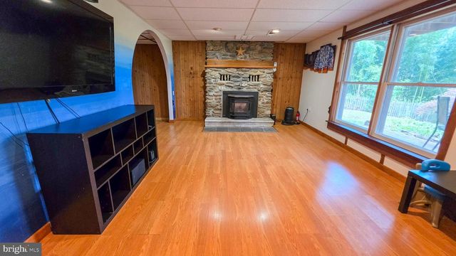 3548 RIDGE RD, Glen Rock, PA 17327