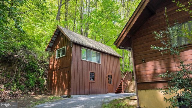 3548 RIDGE RD, Glen Rock, PA 17327