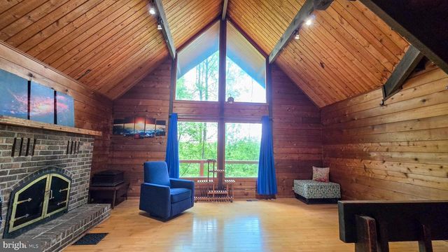 3548 RIDGE RD, Glen Rock, PA 17327