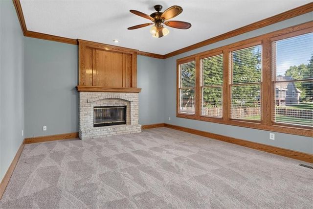 1037 SW Sunflower Drive, Lee's Summit, MO 64081