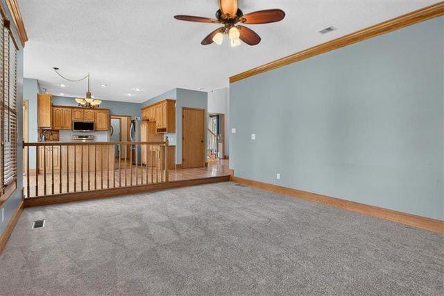 1037 SW Sunflower Drive, Lee's Summit, MO 64081