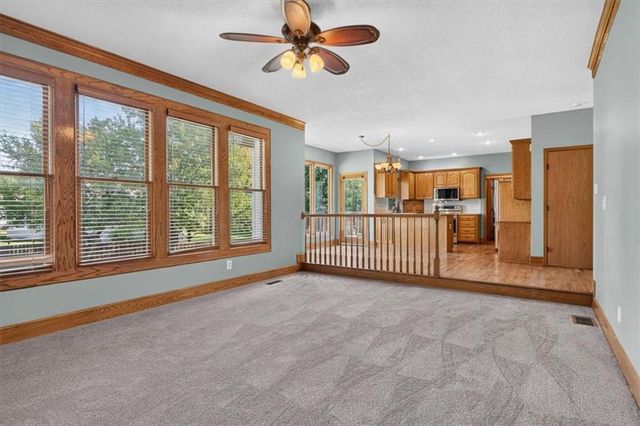 1037 SW Sunflower Drive, Lee's Summit, MO 64081