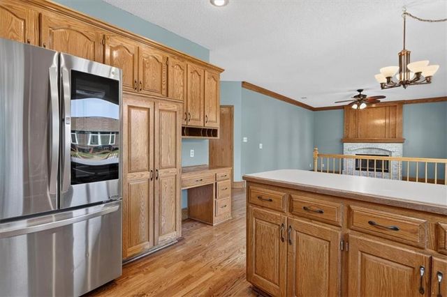 1037 SW Sunflower Drive, Lee's Summit, MO 64081