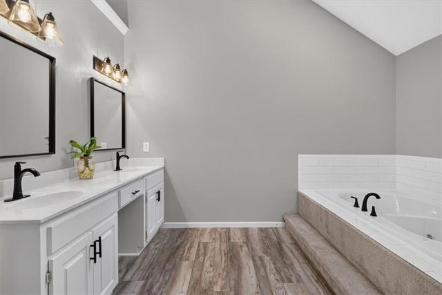 1037 SW Sunflower Drive, Lee's Summit, MO 64081