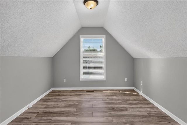 1037 SW Sunflower Drive, Lee's Summit, MO 64081