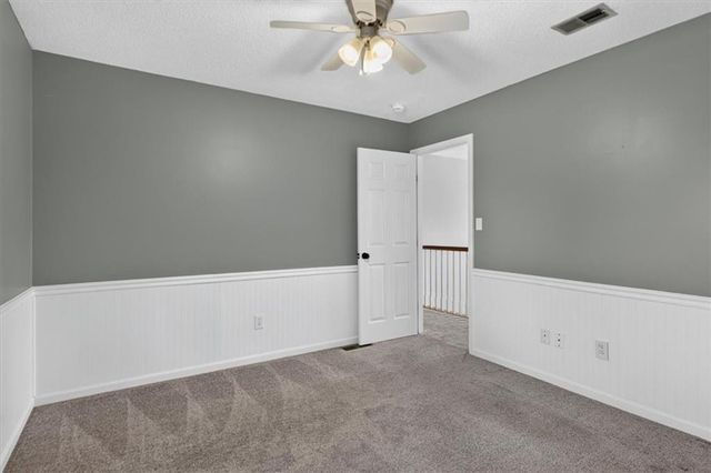 1037 SW Sunflower Drive, Lee's Summit, MO 64081