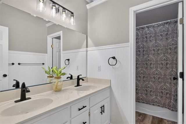 1037 SW Sunflower Drive, Lee's Summit, MO 64081