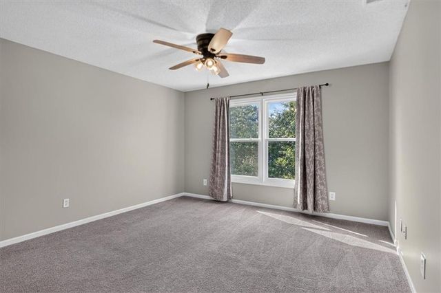 1037 SW Sunflower Drive, Lee's Summit, MO 64081