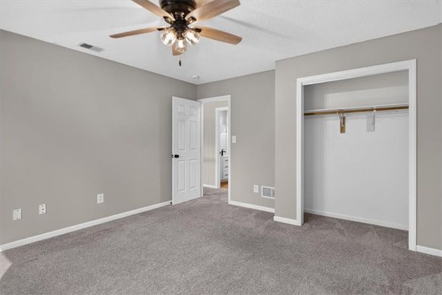 1037 SW Sunflower Drive, Lee's Summit, MO 64081