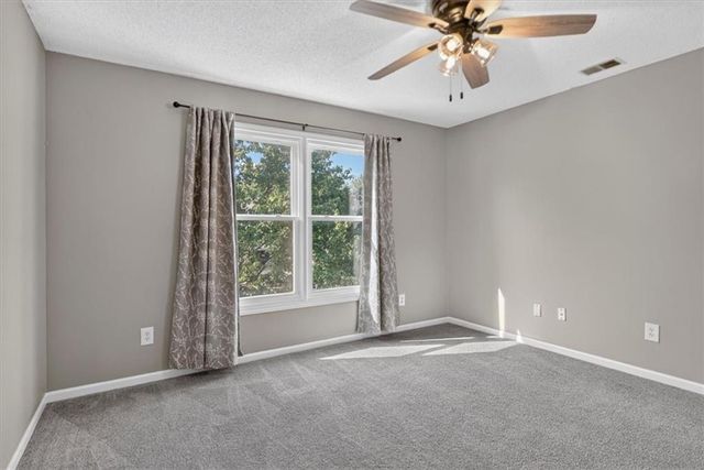 1037 SW Sunflower Drive, Lee's Summit, MO 64081
