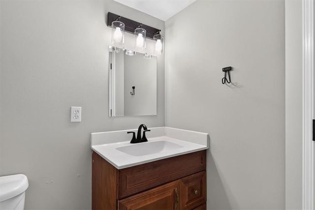 1037 SW Sunflower Drive, Lee's Summit, MO 64081