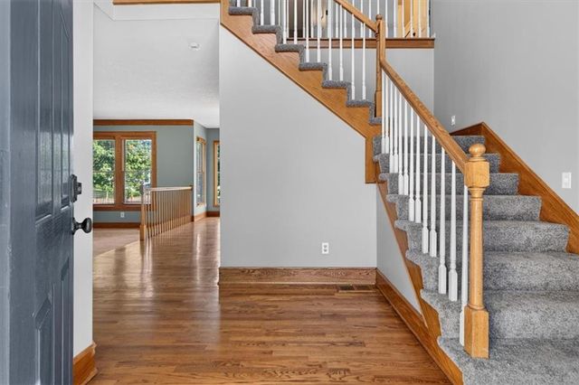 1037 SW Sunflower Drive, Lee's Summit, MO 64081