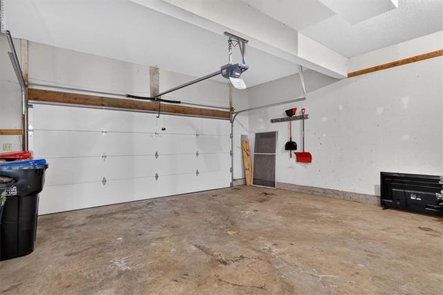 1037 SW Sunflower Drive, Lee's Summit, MO 64081