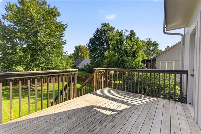 1037 SW Sunflower Drive, Lee's Summit, MO 64081