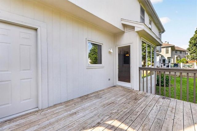 1037 SW Sunflower Drive, Lee's Summit, MO 64081