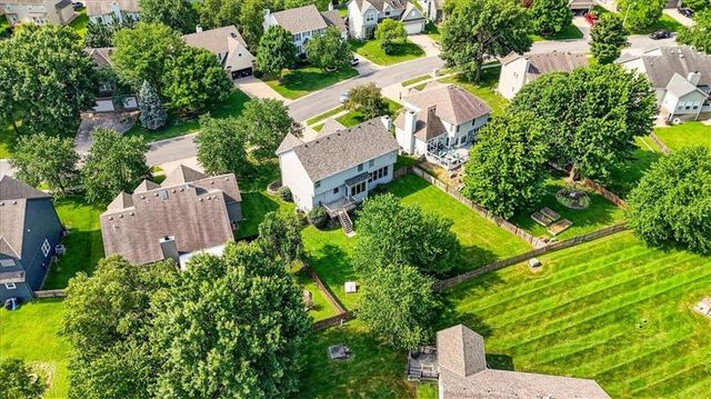 1037 SW Sunflower Drive, Lee's Summit, MO 64081