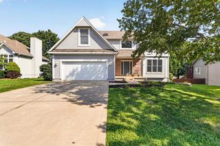 1037 SW Sunflower Drive, Lee's Summit, MO 64081